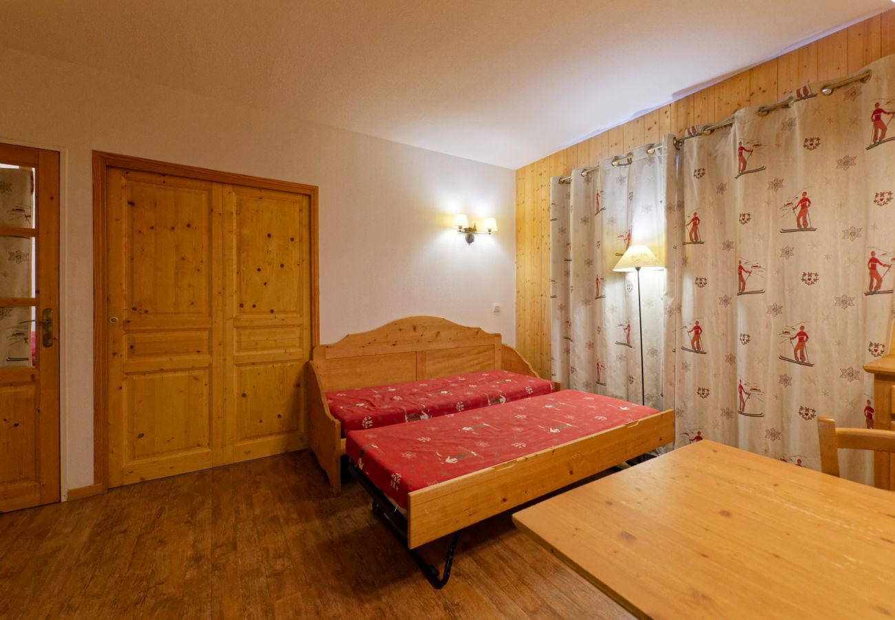 Apartment in Orcières - Apt near the ski runs 4/6 ppl, pool, parking