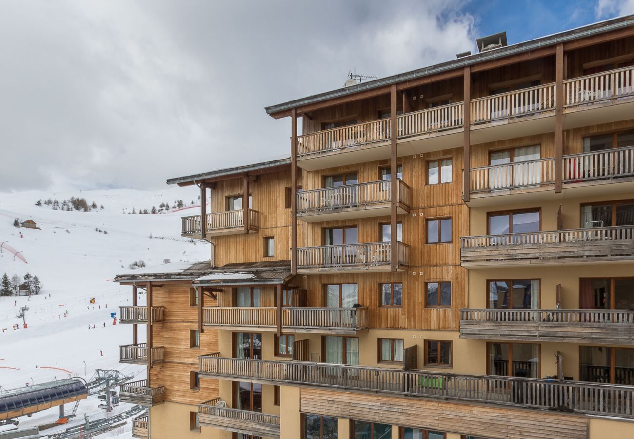 Apartment in Orcières - Cosy apt 4/6 ppl, balcony, ski runs direct access