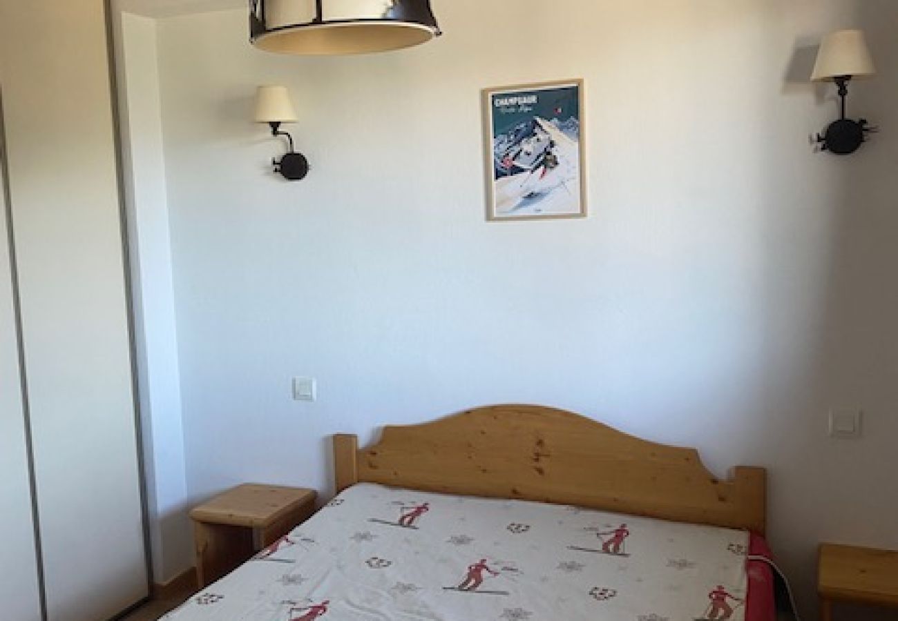 Apartment in Orcières - Cosy apt 4/6 ppl, balcony, ski runs direct access