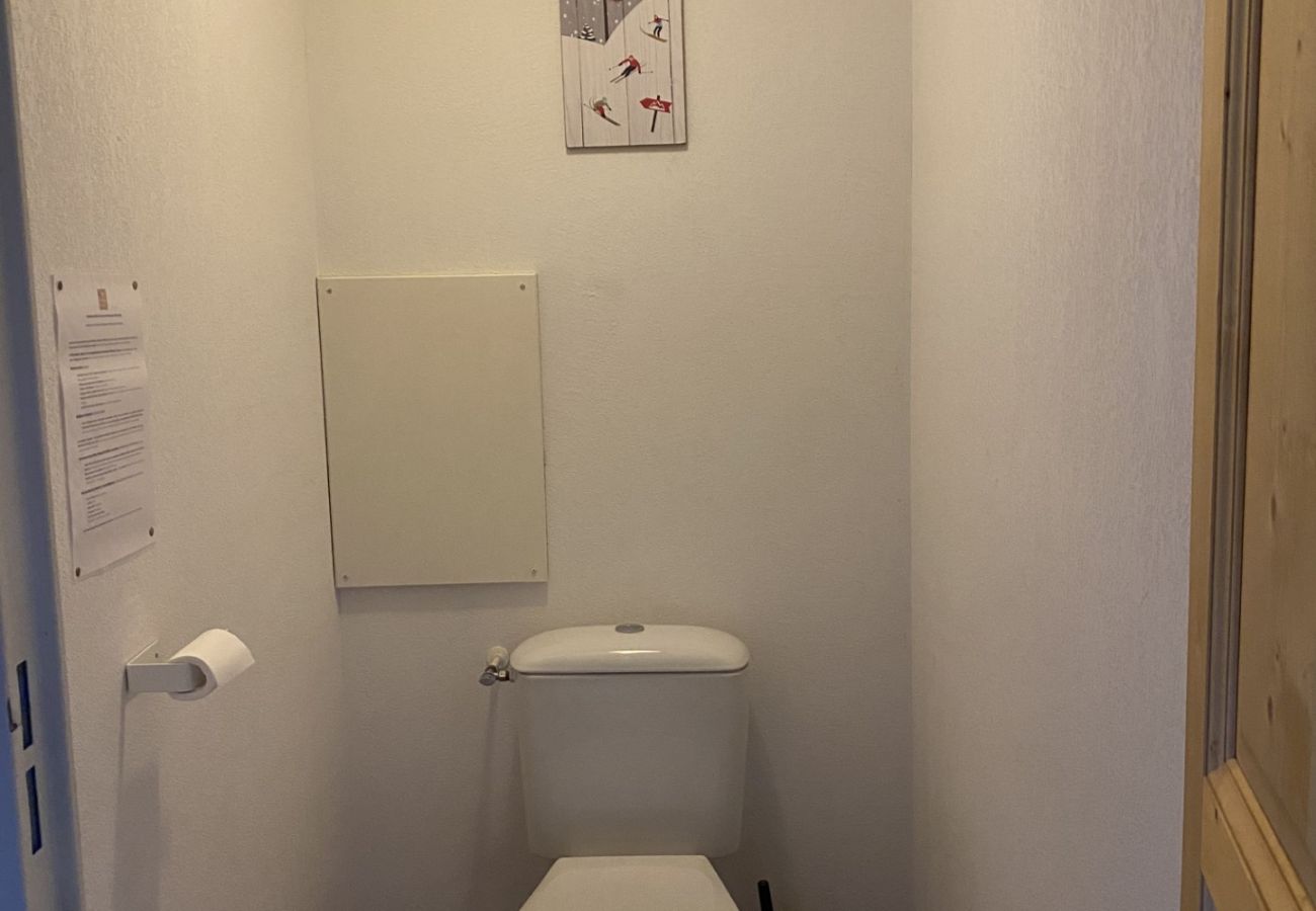 Apartment in Orcières - Cosy apt 4/6 ppl, balcony, ski runs direct access