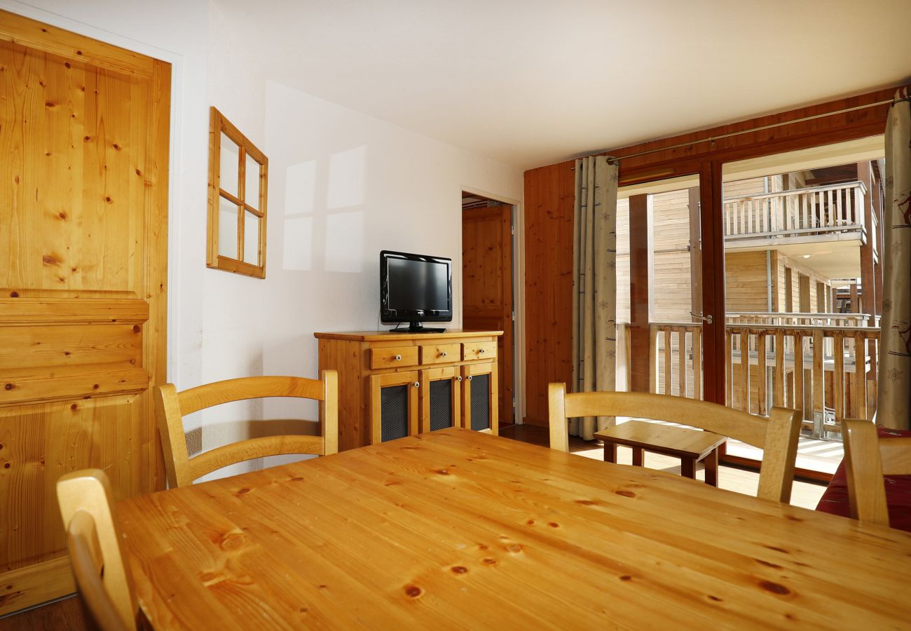 Apartment in Orcières - Apt near the ski station 4/6 ppl, balcony, pool