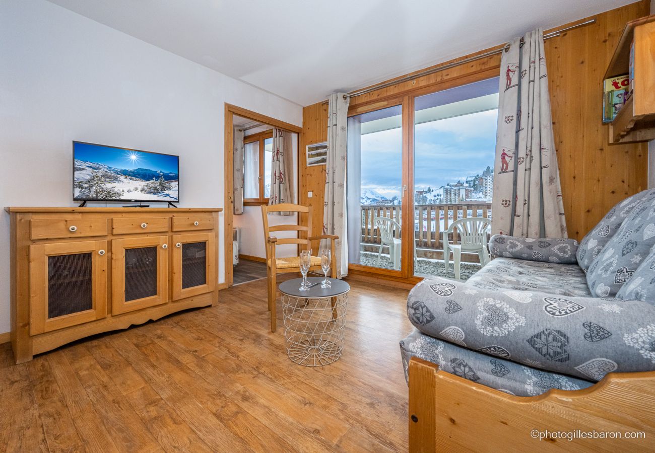 Apartment in Orcières - Apt 4/6 ppl, balcony with ski runs direct access