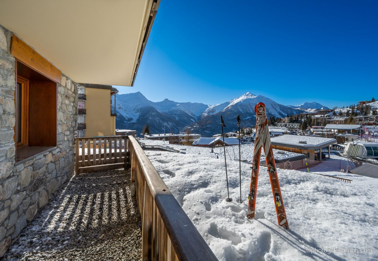 Apartment in Orcières - Apt 4/6 ppl, balcony with ski runs direct access