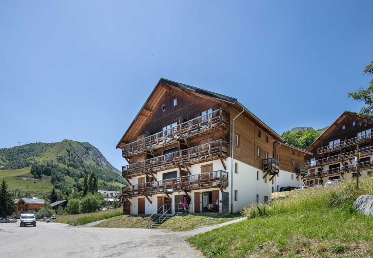 Apartment in Saint-Sorlin-d´Arves - New apt 6/8 ppl, balcony, near the ski runs, pool