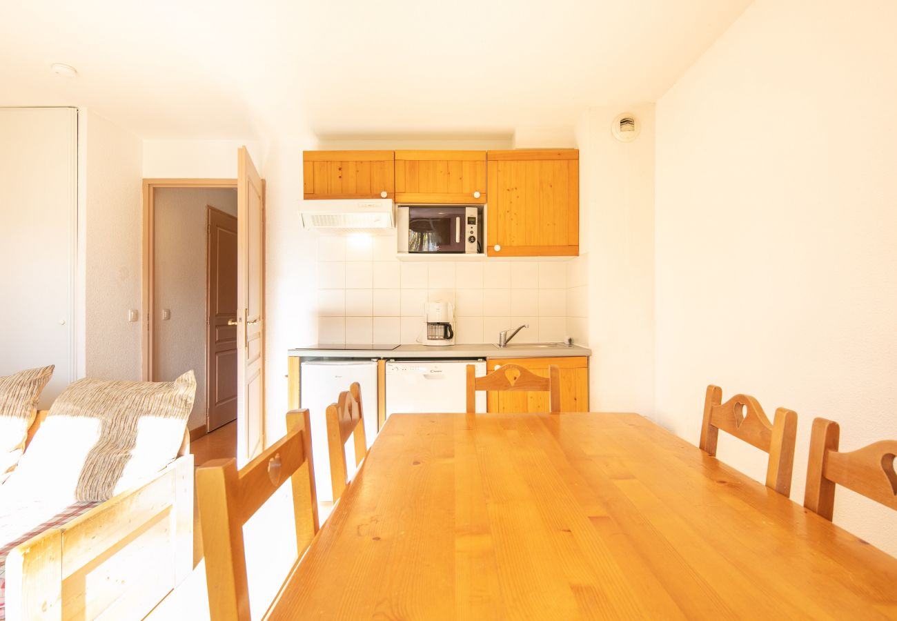 Apartment in Saint-Sorlin-d´Arves - Cosy apt 4/6 ppl, terrace, heated pool