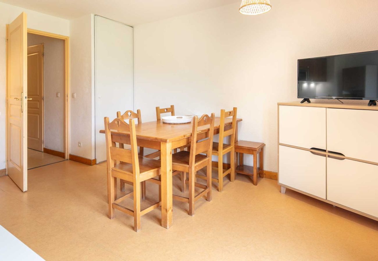 Apartment in Saint-Sorlin-d´Arves - Apt 5 ppl, mountains view, heated pool