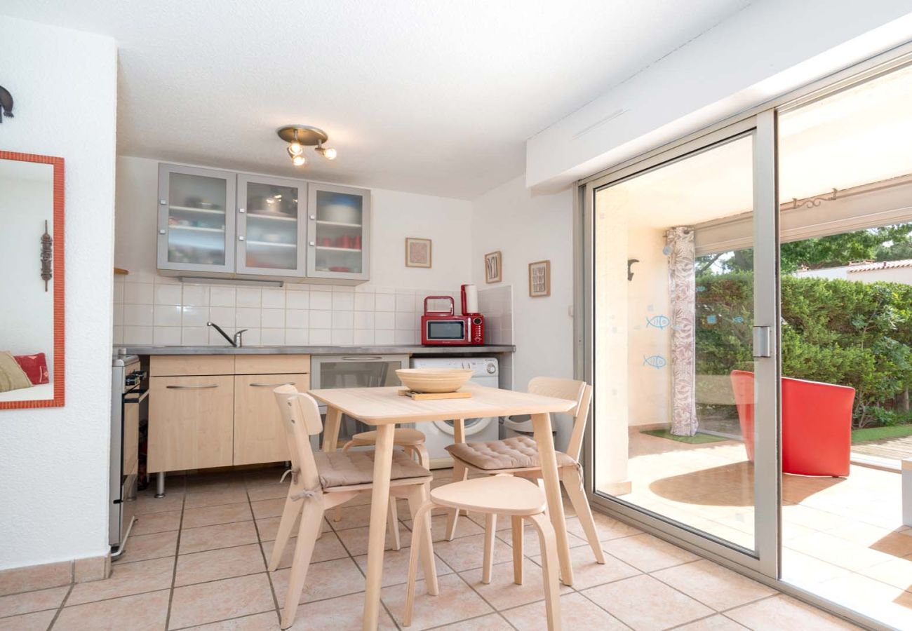 Apartment in Agde - Bright apt 4 people, terrace, wifi, parking