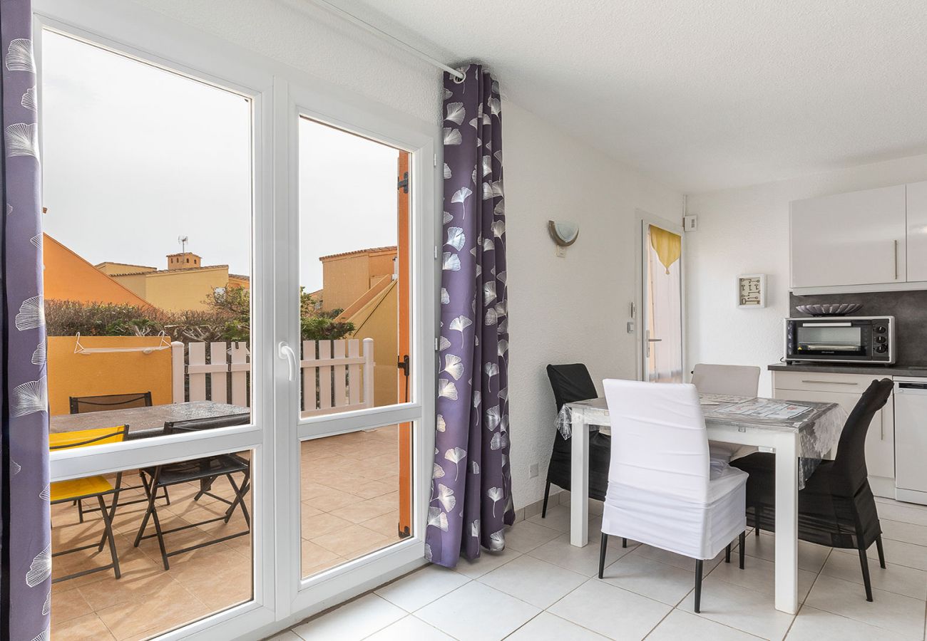 Apartment in Agde - Modern flat 4 people, terrace, beach at 200m