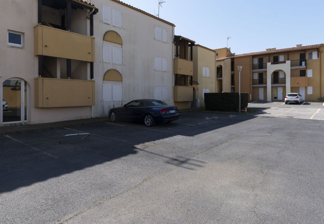 Apartment in Agde - Apt 4/6 ppl, sea view terrace, pool, parking