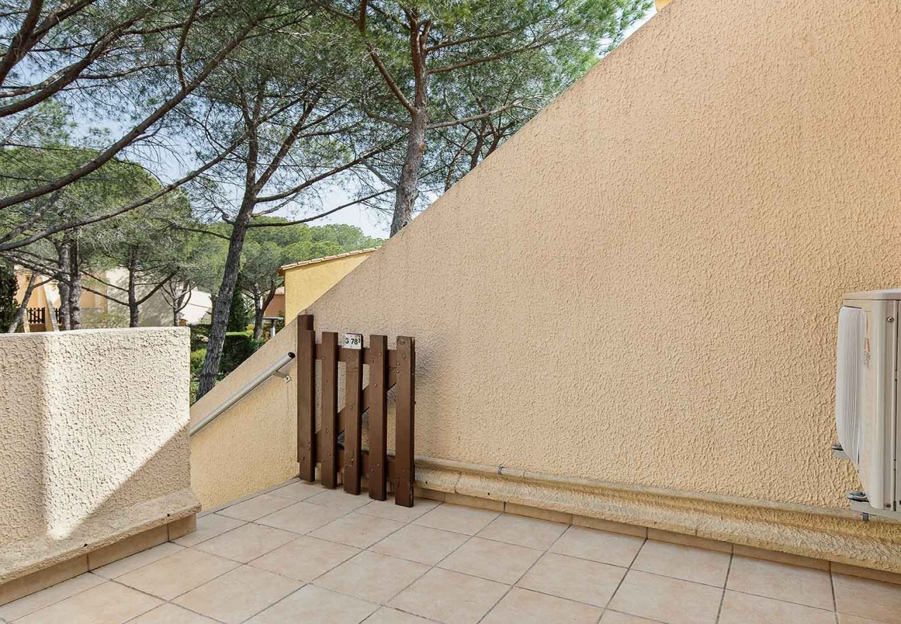 Studio in Agde - Studio 4 ppl, loggia, air conditioning, parking