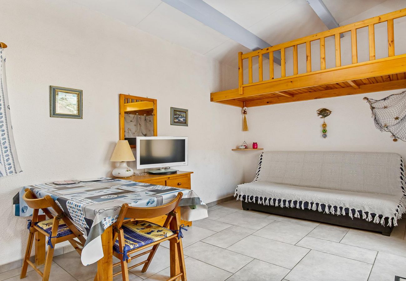 Studio in Agde - Studio 4 ppl, loggia, air conditioning, parking