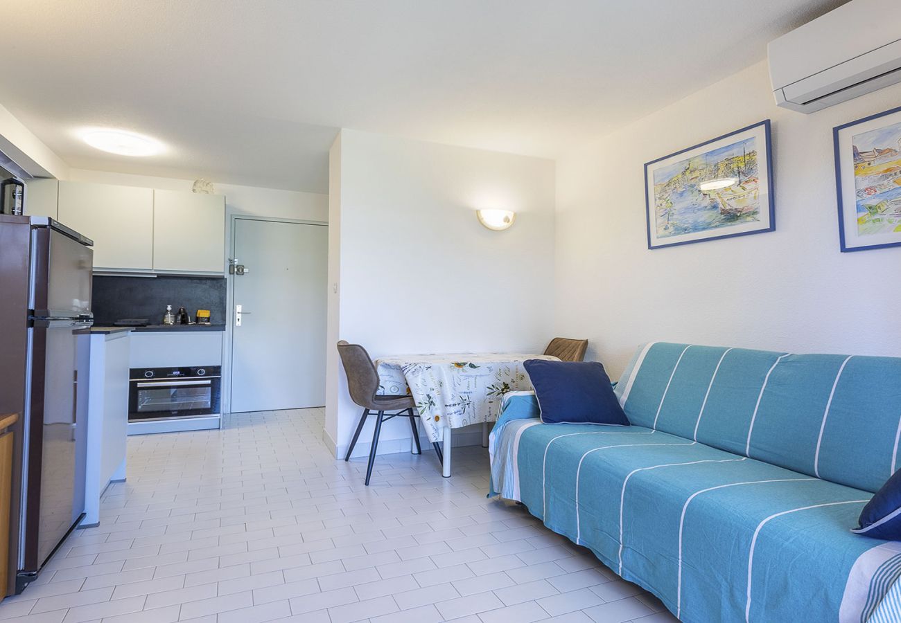 Apartment in Agde - Flat 4 ppl, garden, beach at 200m, private parking