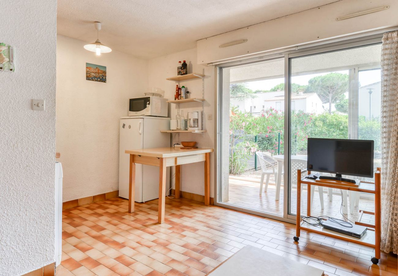 Apartment in Agde - Bright apt 5 ppl, garden, loggia, beach at 500m