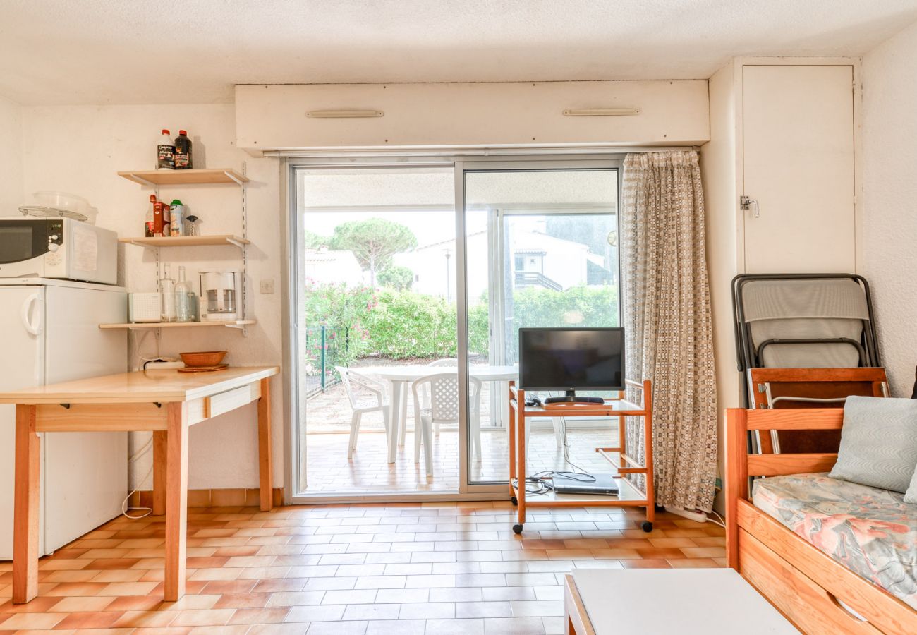 Apartment in Agde - Bright apt 5 ppl, garden, loggia, beach at 500m