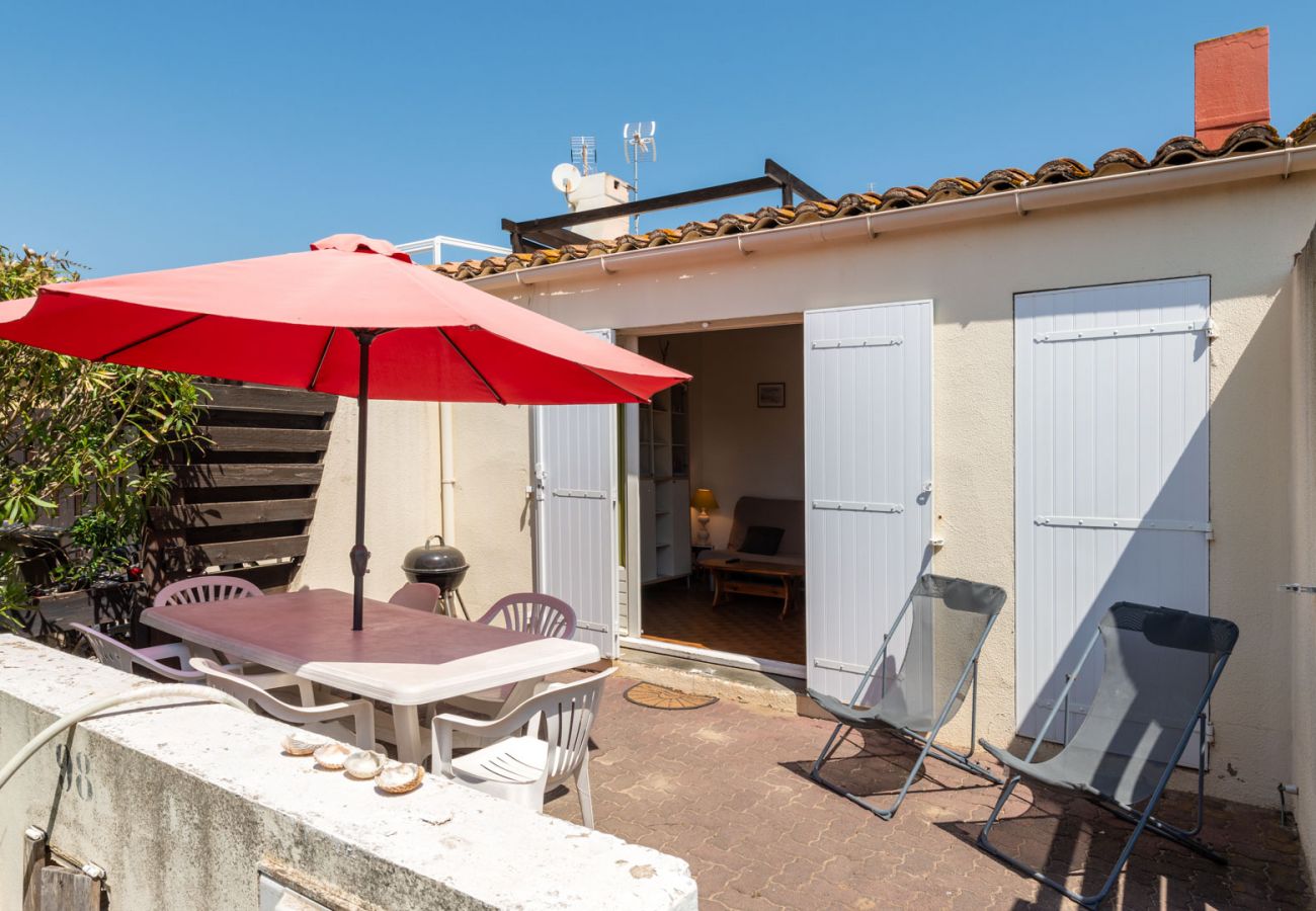 Apartment in Agde - Bright apt 4/6 people, patio, private parking