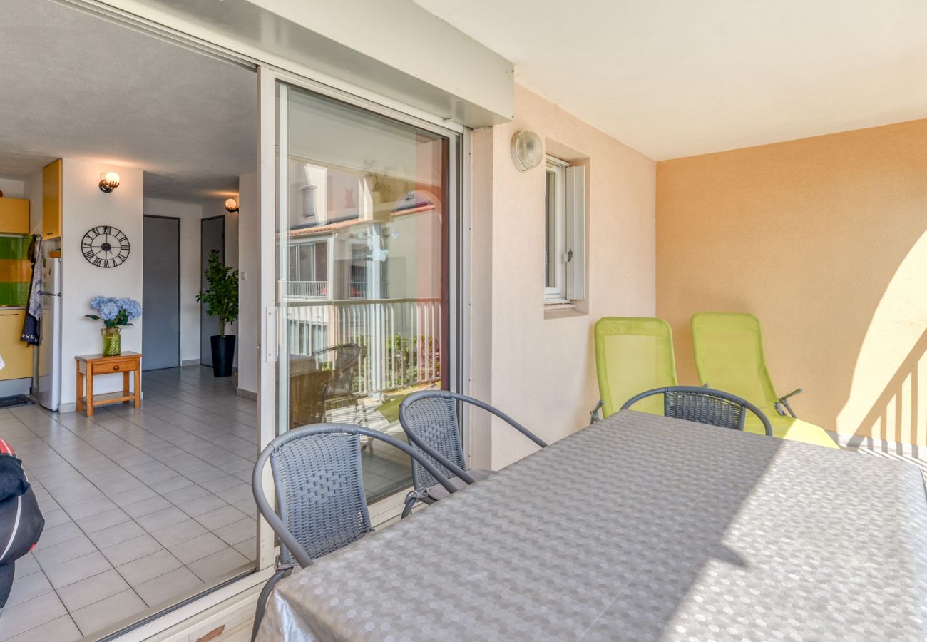 Apartment in Agde - Modern apt 4 ppl, equipped loggia, pool