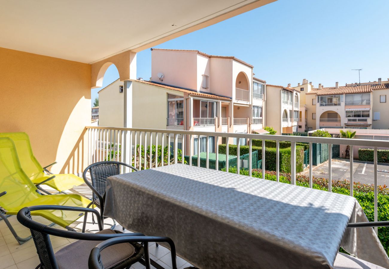 Apartment in Agde - Modern apt 4 ppl, equipped loggia, pool