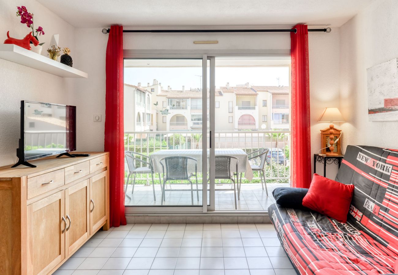 Apartment in Agde - Modern apt 4 ppl, equipped loggia, pool