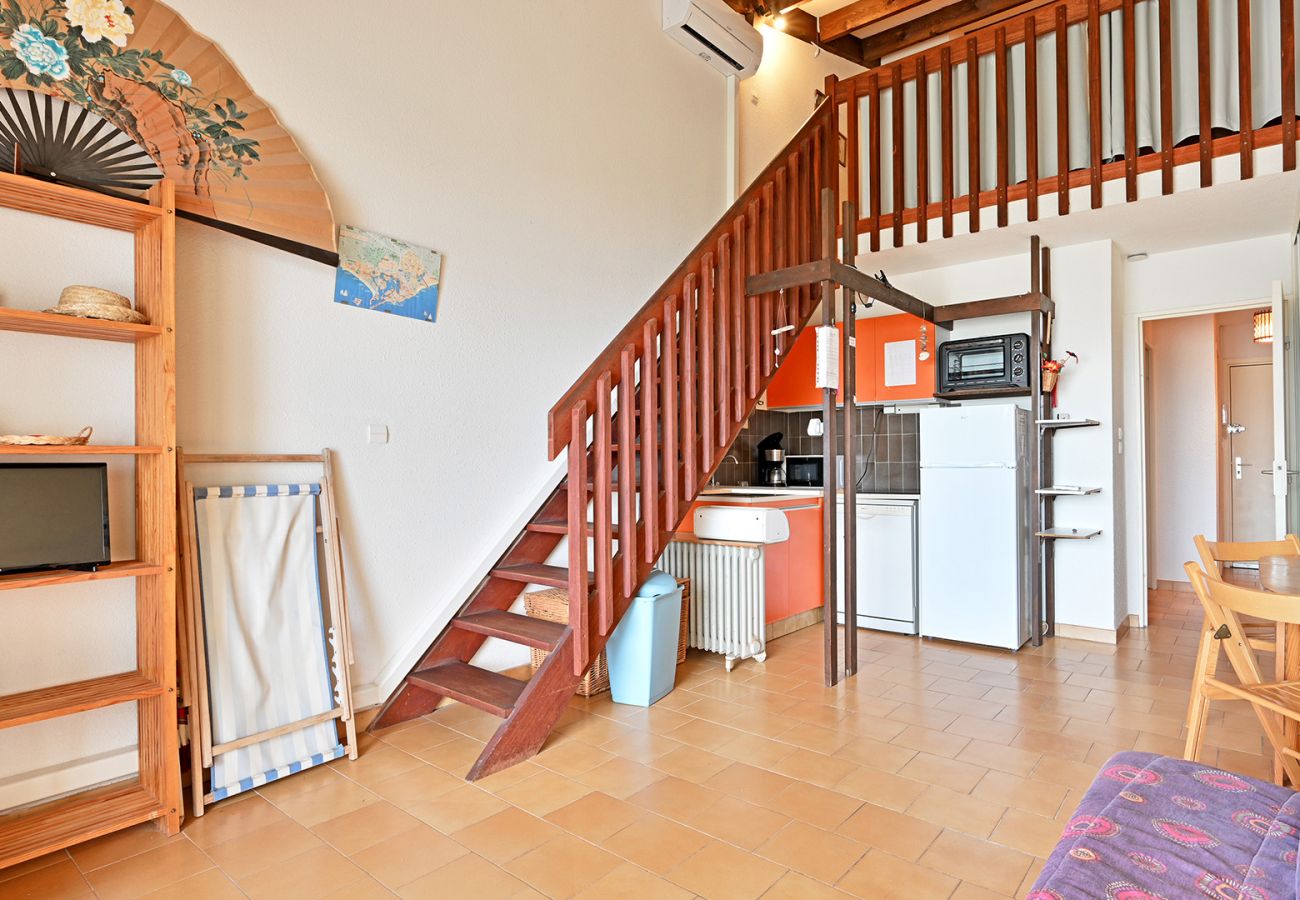 Studio in Agde - Studio 5 ppl, sea view loggia, beach at 100m