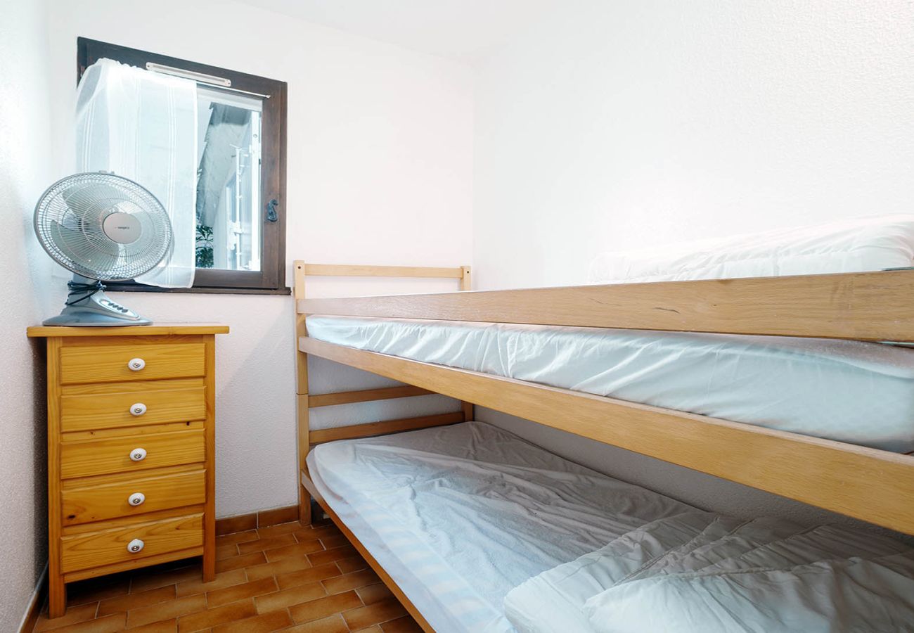 Apartment in Agde - Bright apt 5 people, spacious terrace, parking