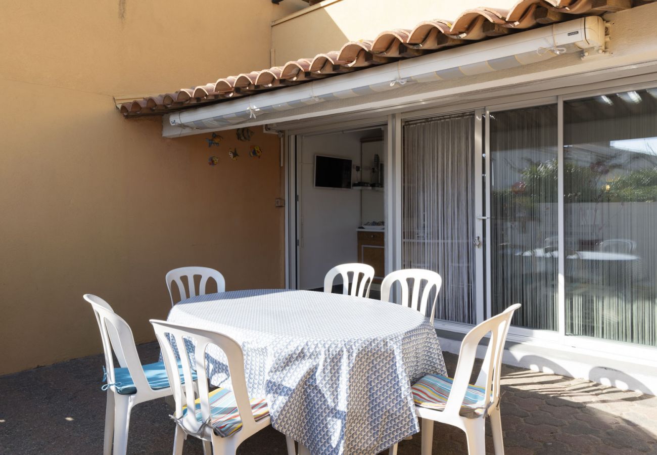 Apartment in Agde - Apt 4 ppl, terrace, private parking