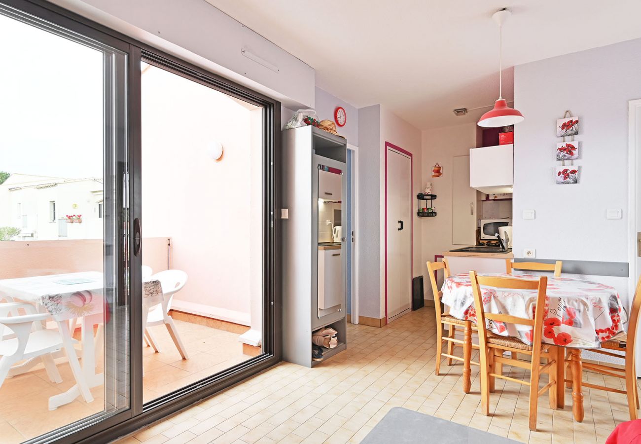 Apartment in Agde - Bright apt 4 people, terrace, private parking