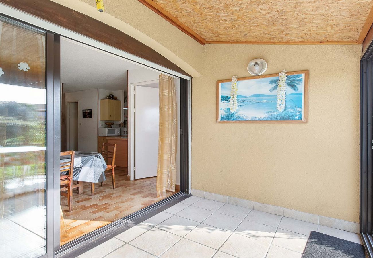 Apartment in Agde - Bright apt 4/6 people, garden, pool, beach at 200m