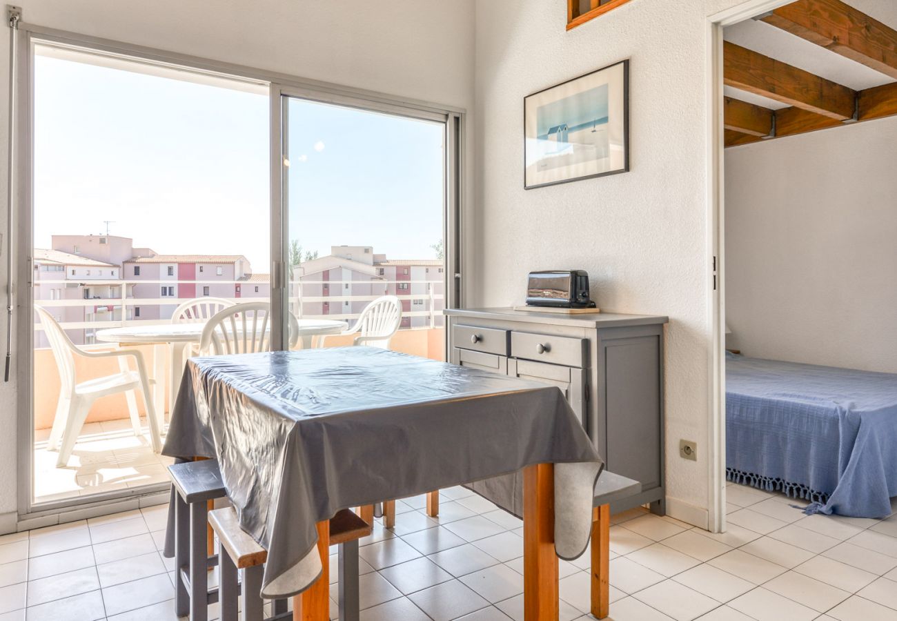 Apartment in Agde - Bright apt 4/6 ppl, terrace, outdoor pool, parking