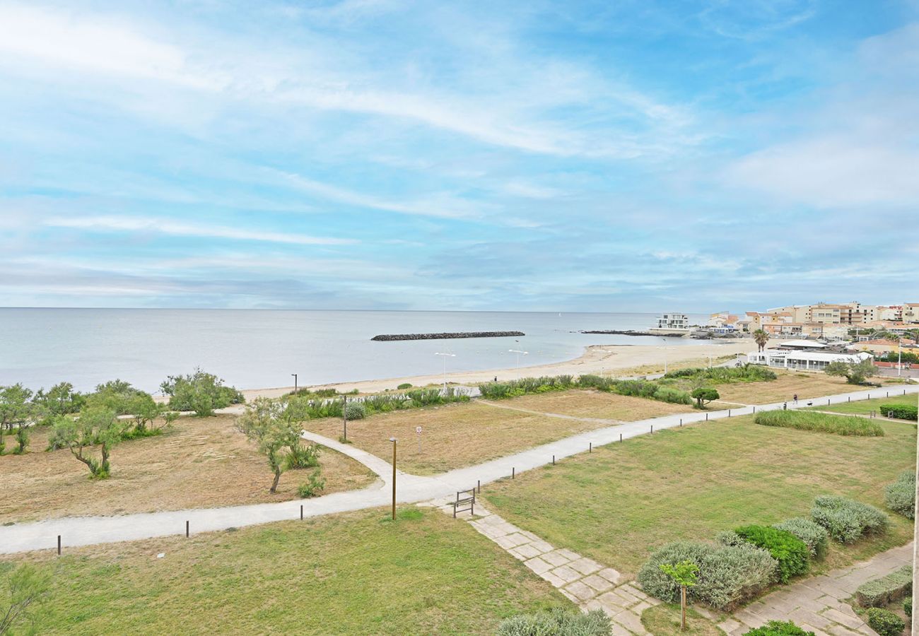 Apartment in Agde - Apt 8/10 ppl,  sea view loggia, near the centre