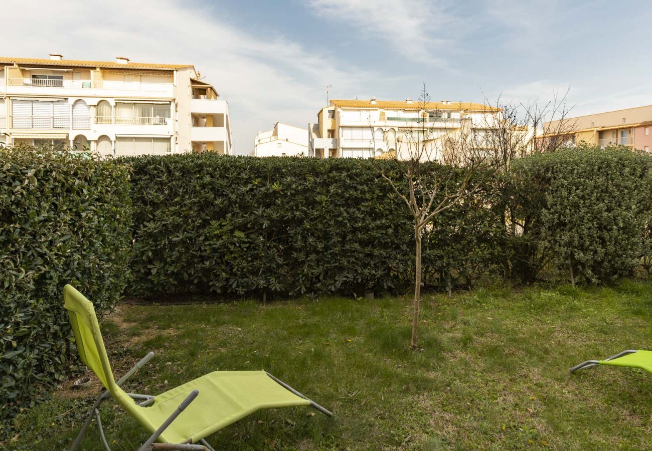 Apartment in Agde - Apt 4/6 ppl with garden, pool, beach at 200m