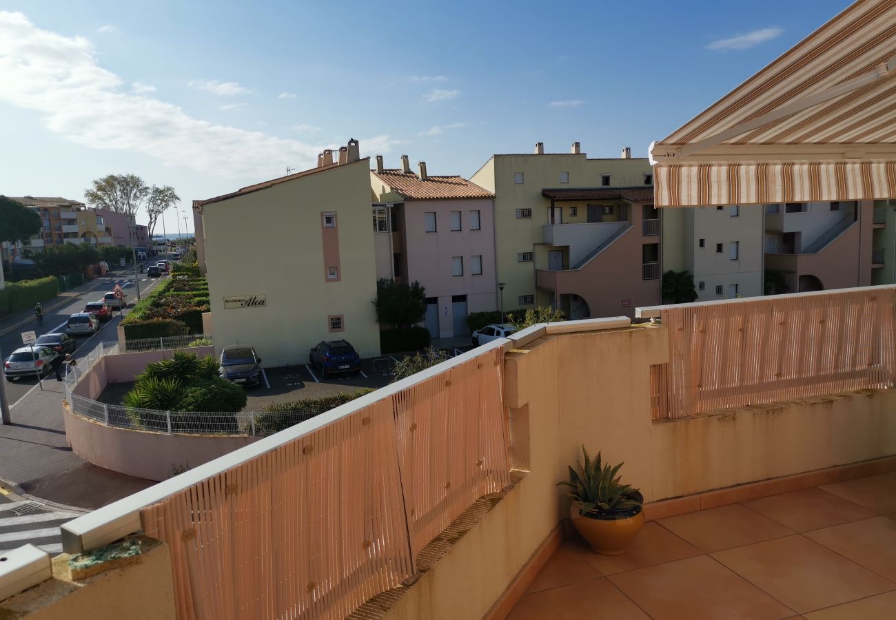 Apartment in Agde - Modern apt 4/6 ppl, terrace, pool, free parking