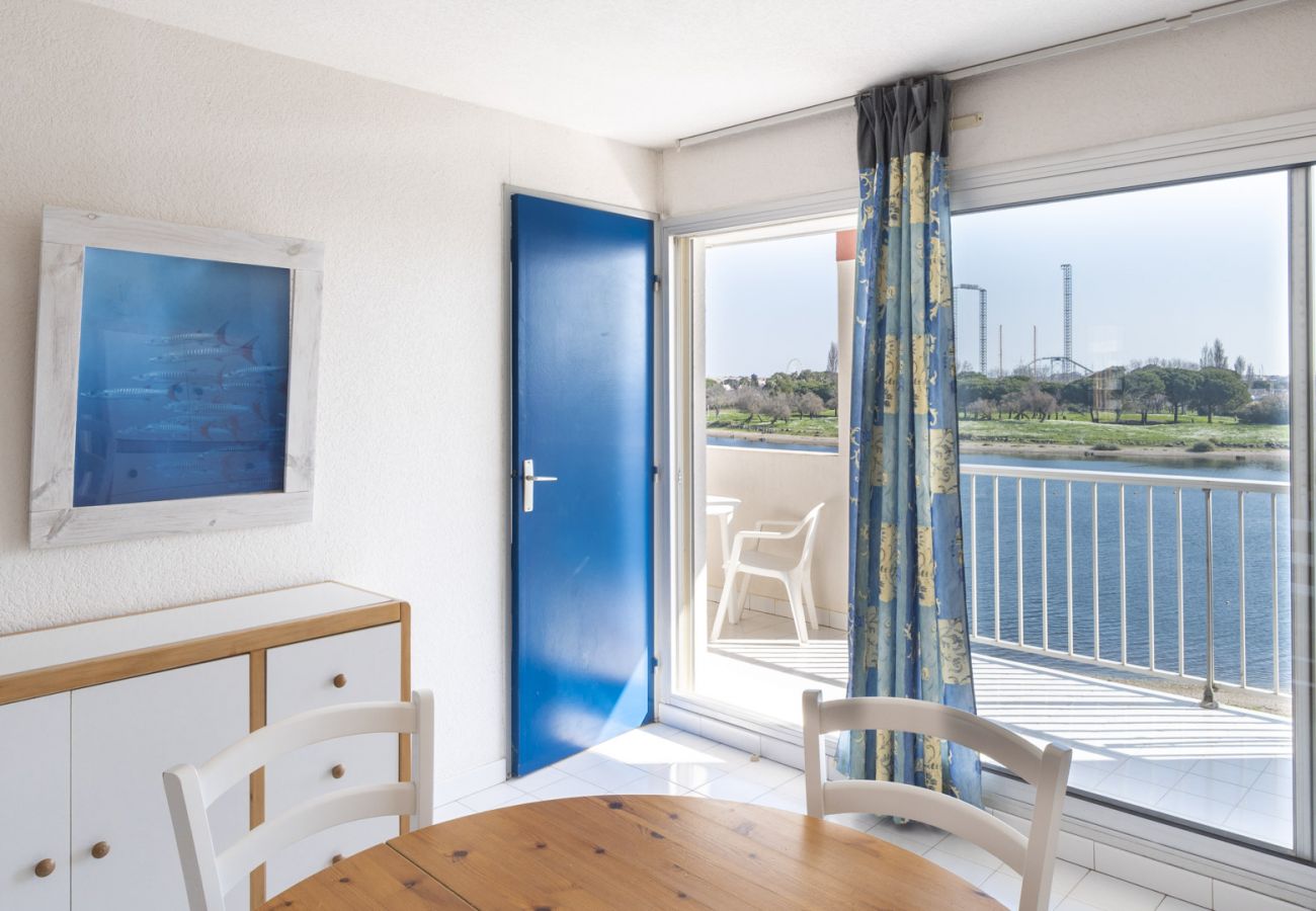 Apartment in Agde - Apt 6 ppl, lagoon view, balcony, pool, parking