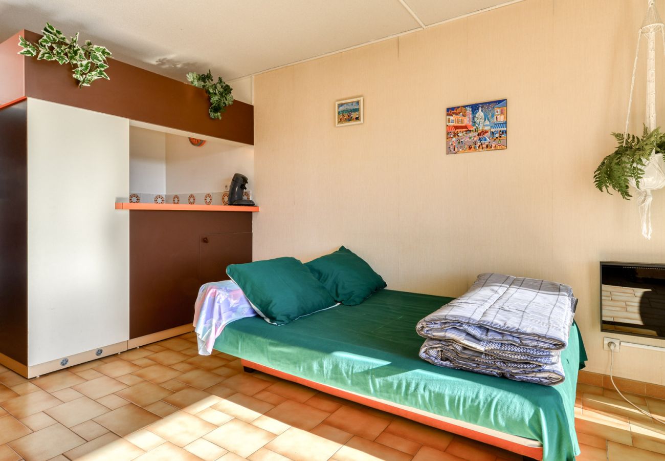 Studio in Agde - Studio 4/6 ppl, balcony sea view, pool, parking 