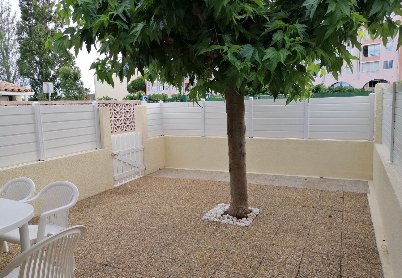 House in Agde - House 4/6 ppl, terrace, pool, close to the center