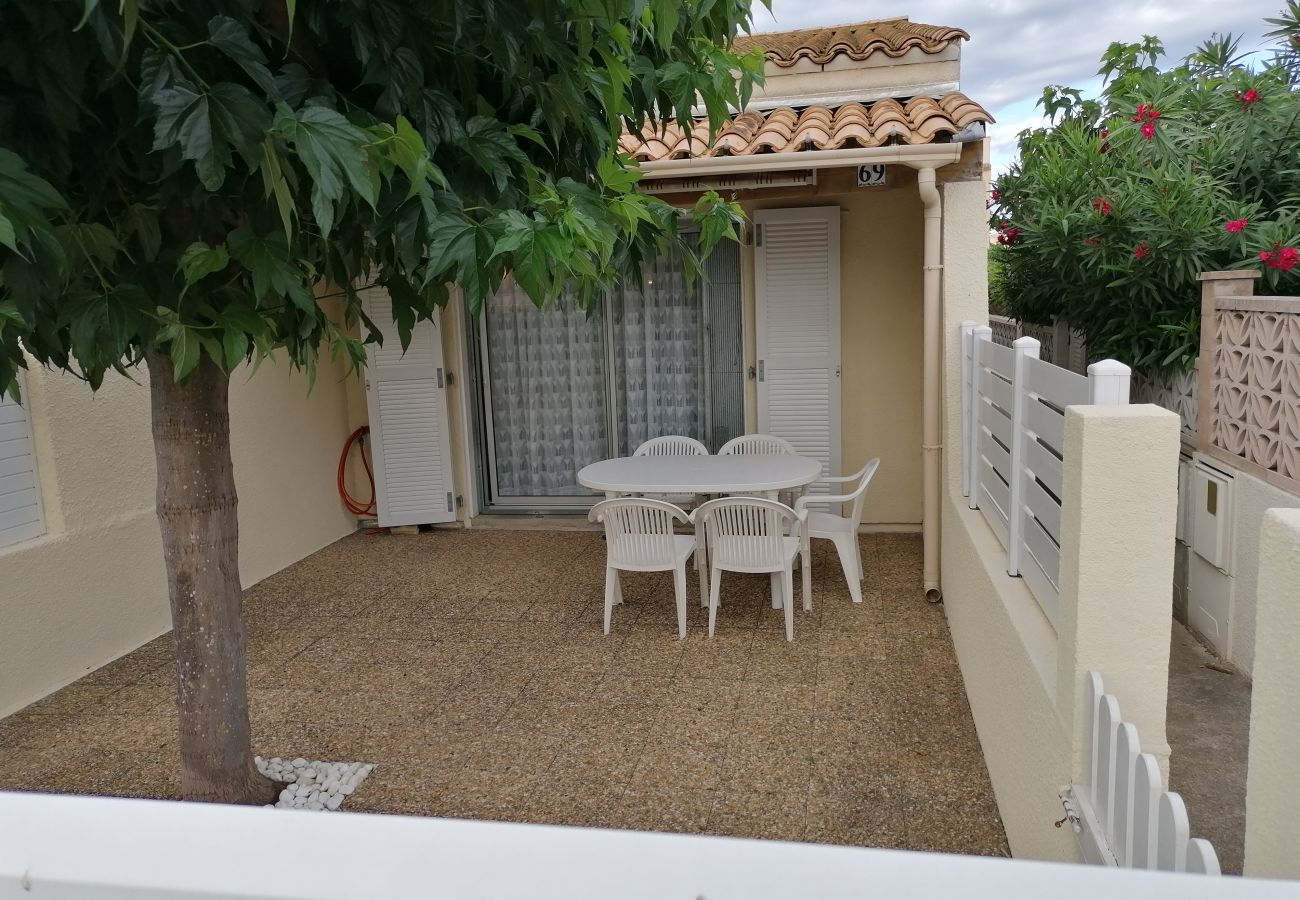 House in Agde - House 4/6 ppl, terrace, pool, close to the center