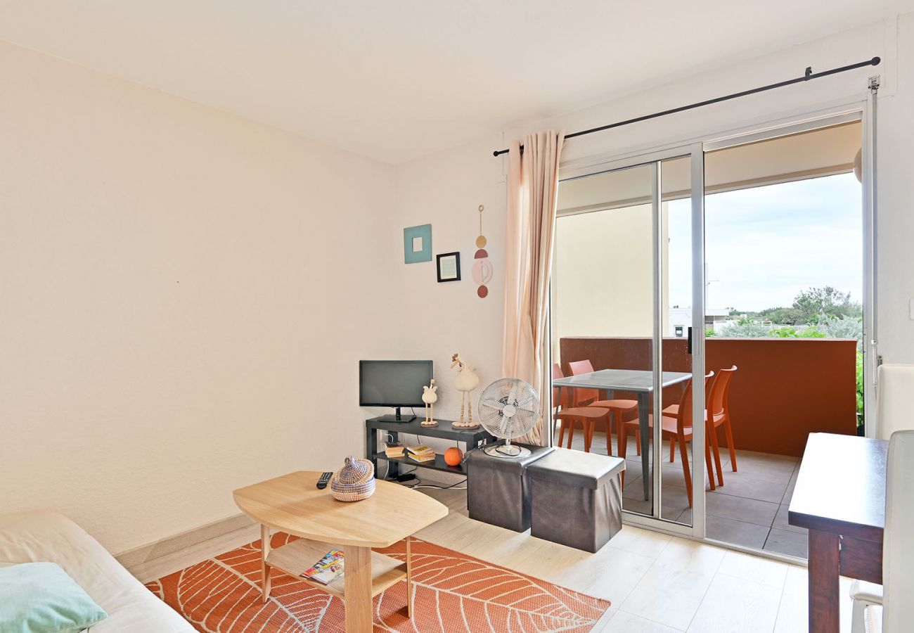 Apartment in Agde - Modern apt 4 ppl, terrace, close to the beach