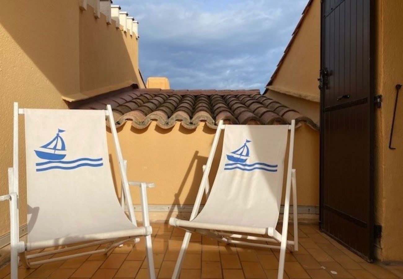 Apartment in Agde - Spacious apt 7 ppl, terrace, sea at 100m