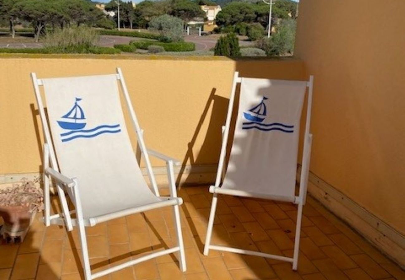 Apartment in Agde - Spacious apt 7 ppl, terrace, sea at 100m