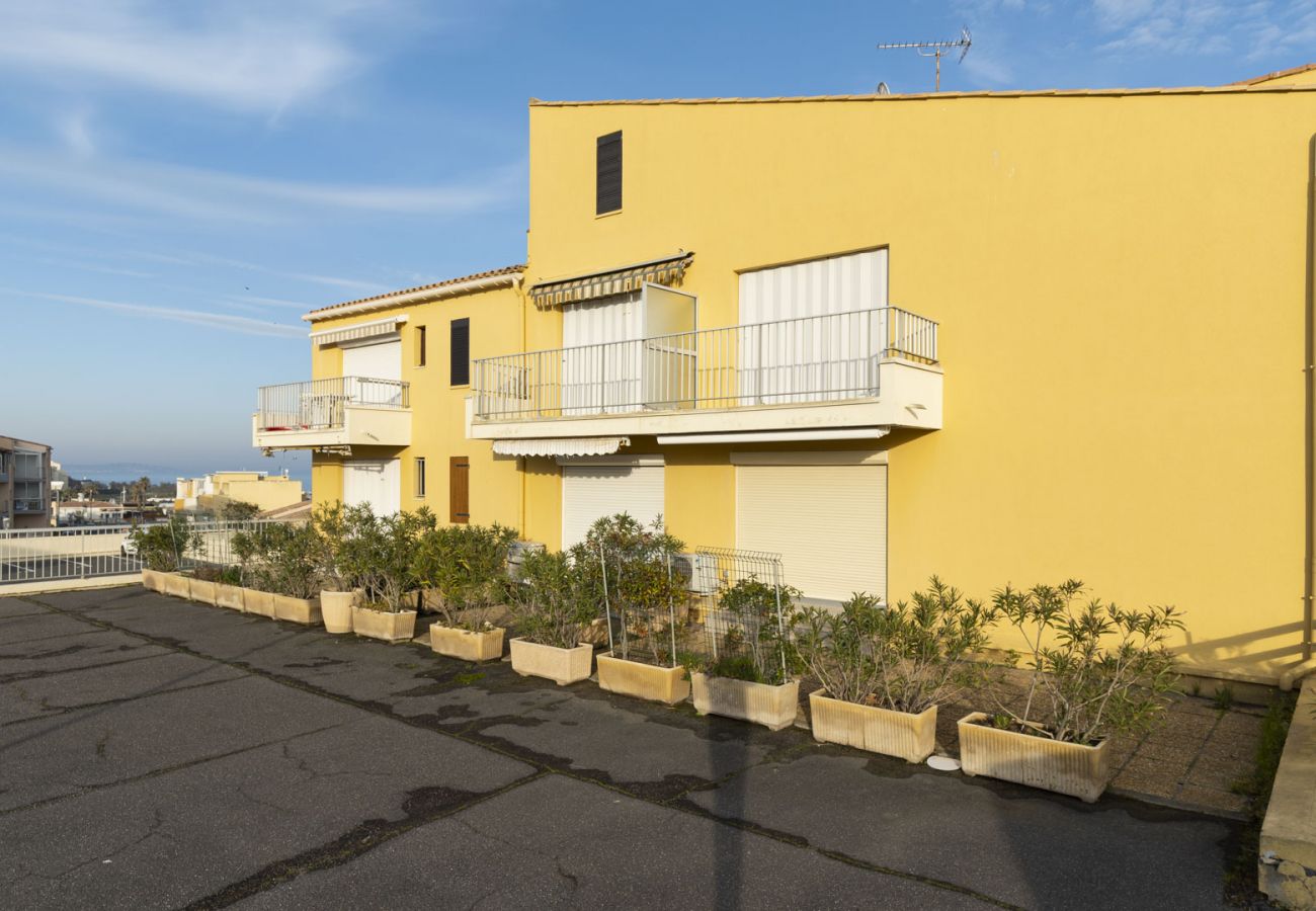 Studio in Agde - Sea view studio 4 ppl, beach at 80m