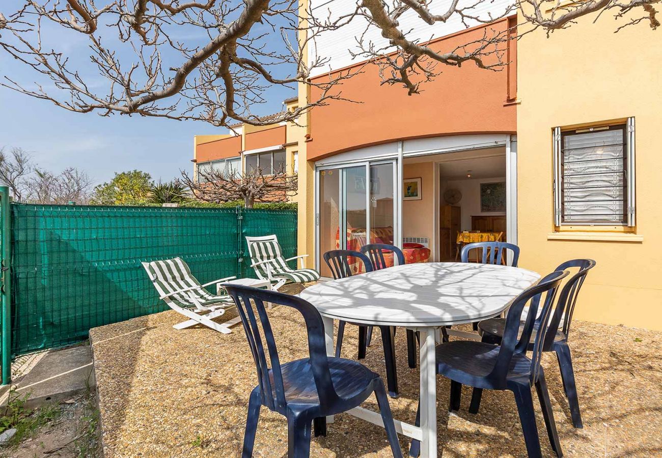 Apartment in Agde - Cosy apt 4/6 ppl, small garden, close to the beach