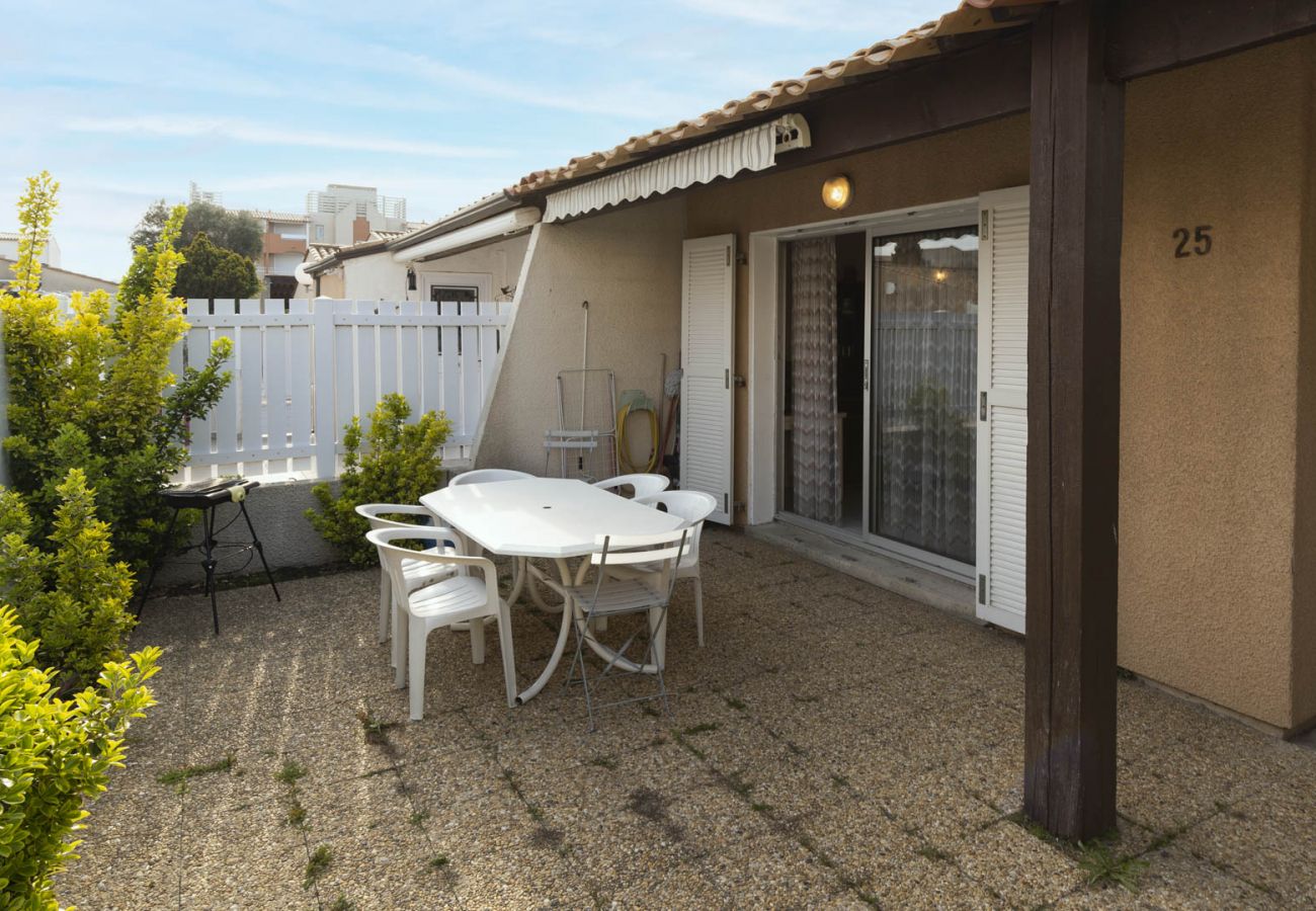 House in Agde - House 4/6 ppl, equipped terrace, close to the sea