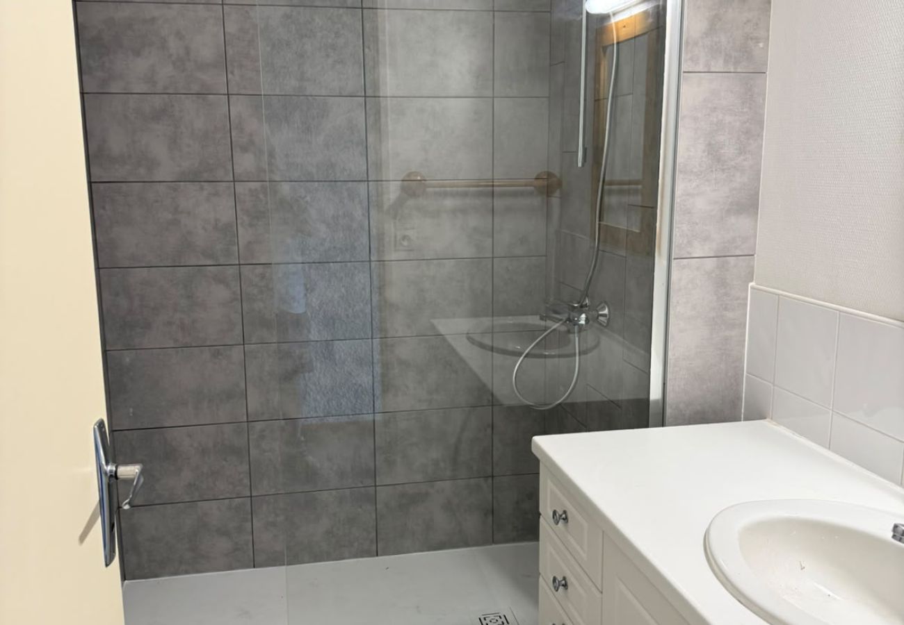 Apartment in Les Deux Alpes - Apt 6 ppl, balcony, near the ski station