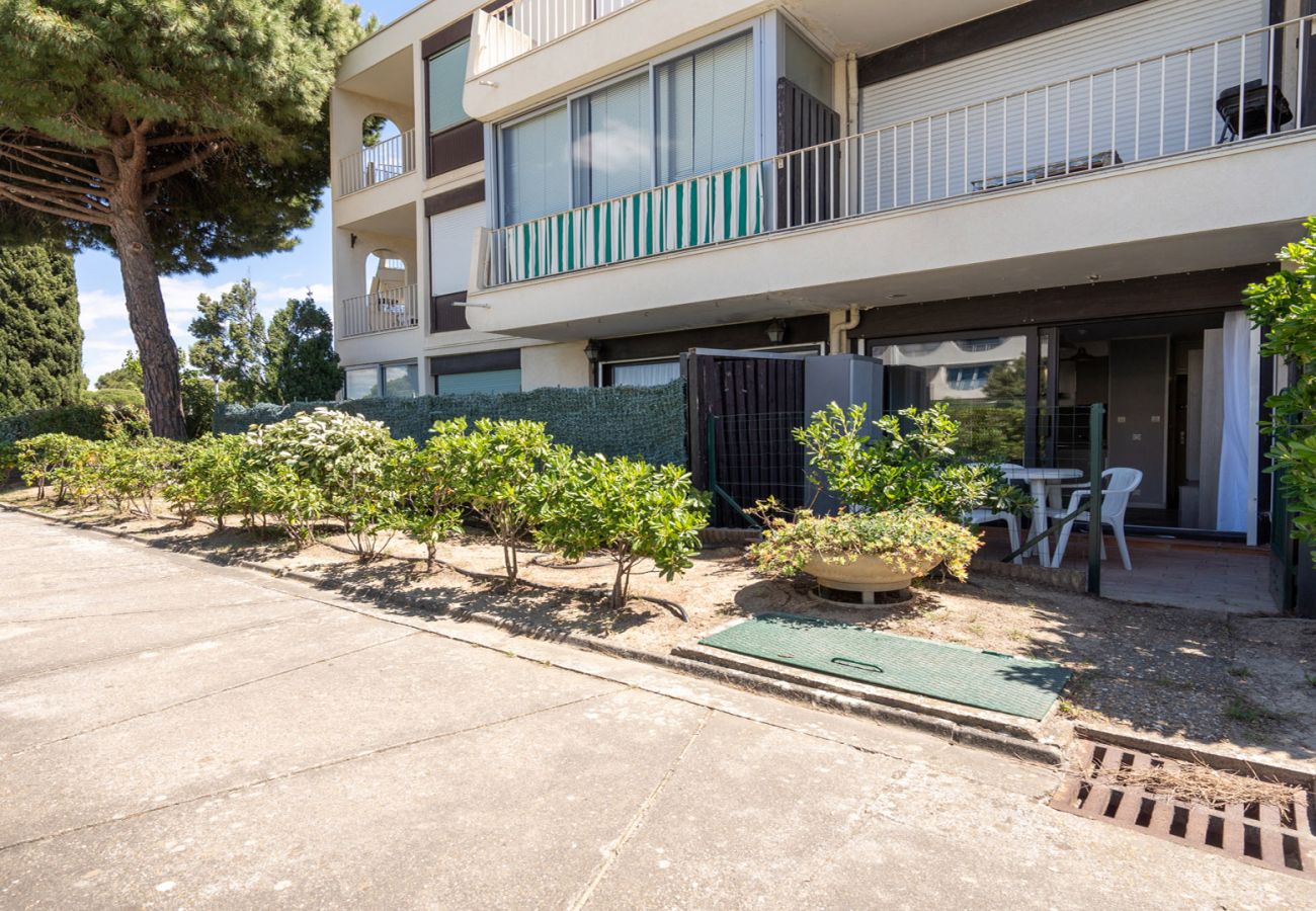 Studio in Le Grau-du-Roi - Bright studio 2 ppl, terrace, near the sea