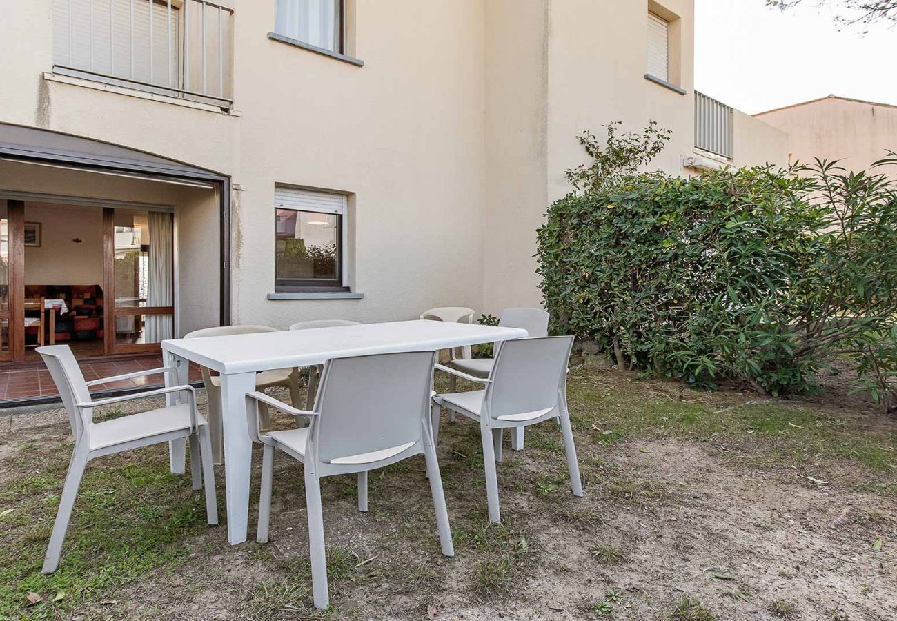 Apartment in Agde - Spacious Apt 7 ppl, terrace, near the sea