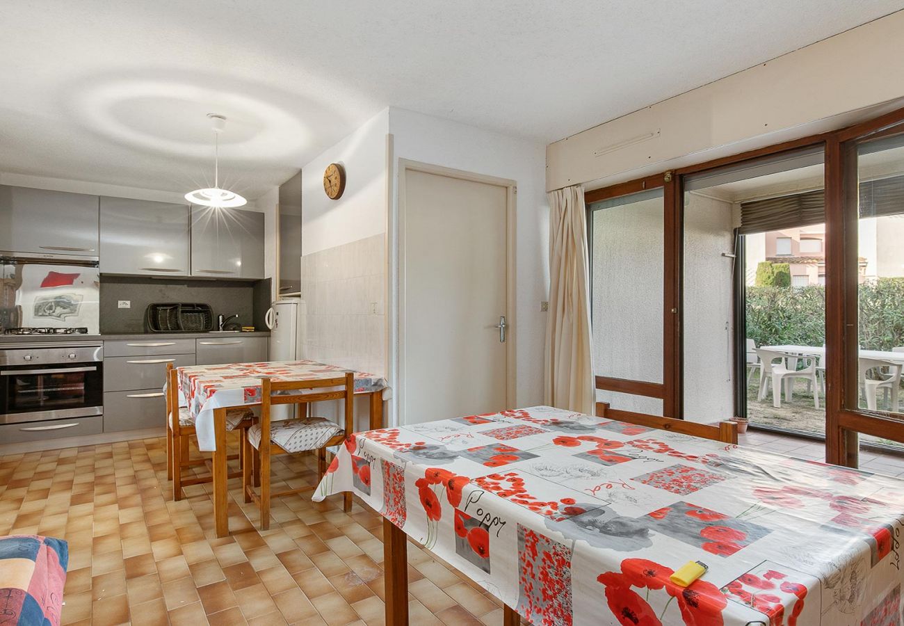 Apartment in Agde - Spacious Apt 7 ppl, terrace, near the sea