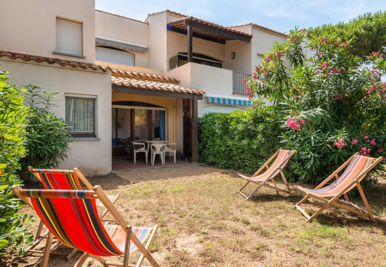 Terrace with equipped garden