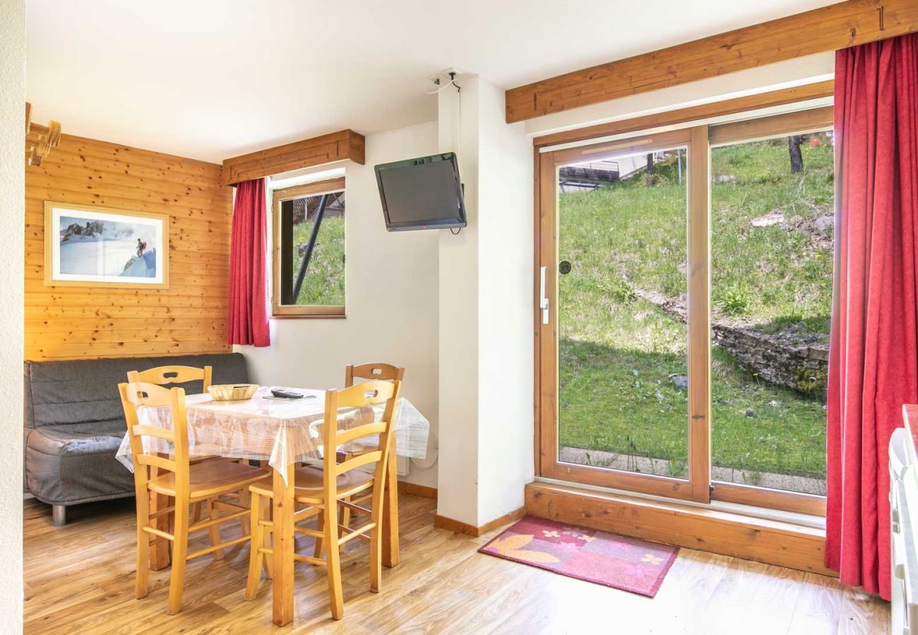 Studio in Chamrousse - Bright studio 4 ppl near the ski runs with garden