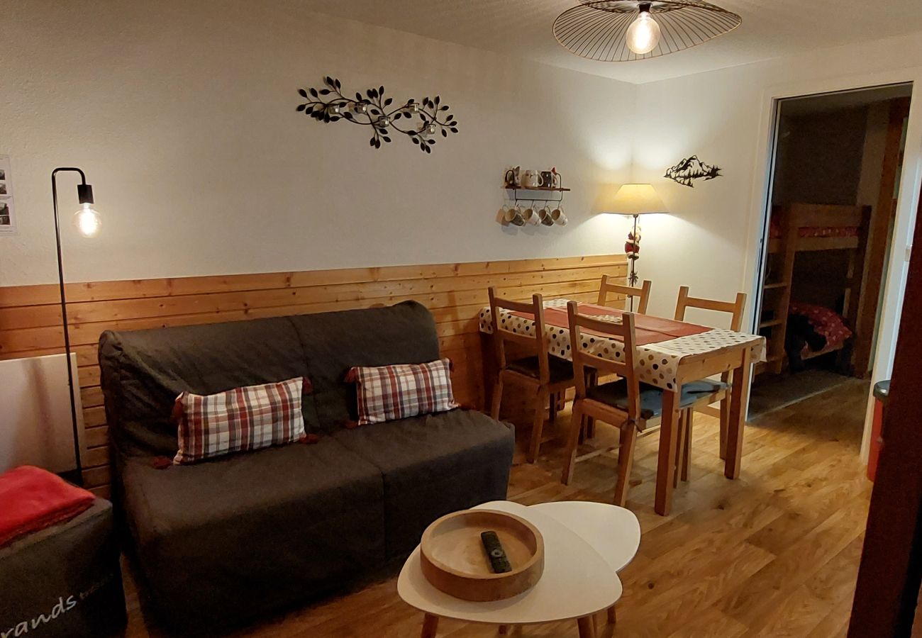 Apartment in Chamrousse - Cosy apt 6 ppl, near the ski runs