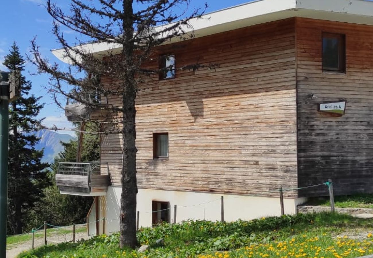 Apartment in Chamrousse - Cosy apt 4 ppl, near the ski runs