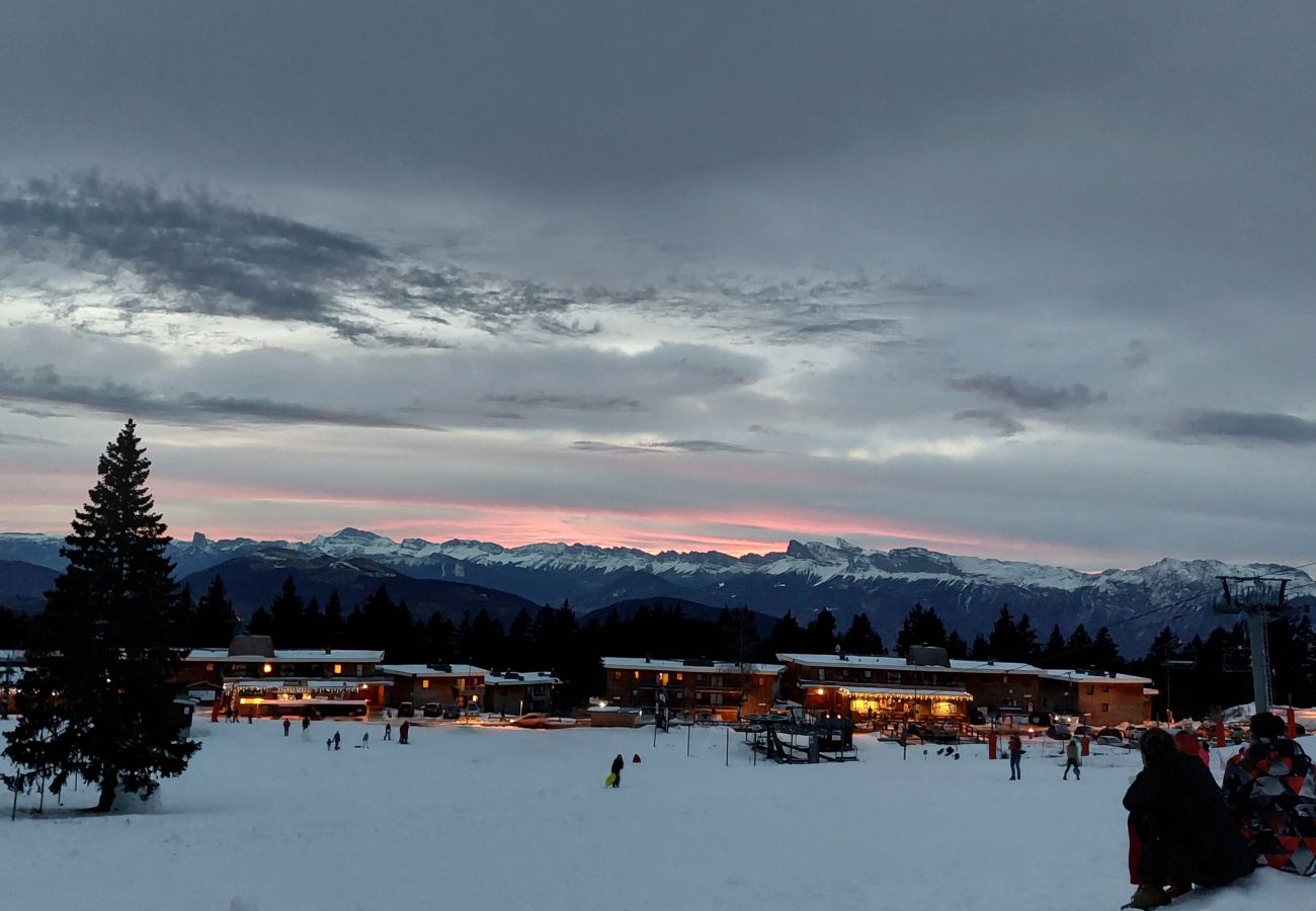 Apartment in Chamrousse - Cosy apt 4 ppl, near the ski runs